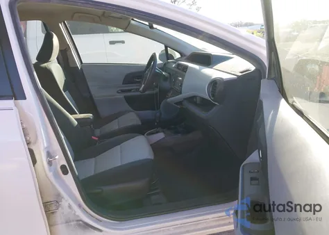 2012 Toyota Prius C Three from USA, damaged, VIN JTDKDTB38C1519639